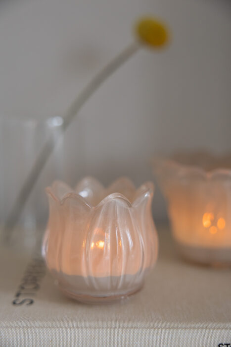 Beige ljuslykta i glas